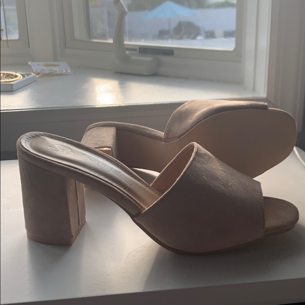 Nude slip on heel